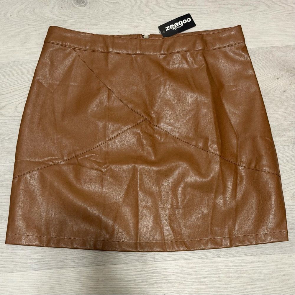 Zeagoo Brown Faux Leather Mini Skirt
Size XL